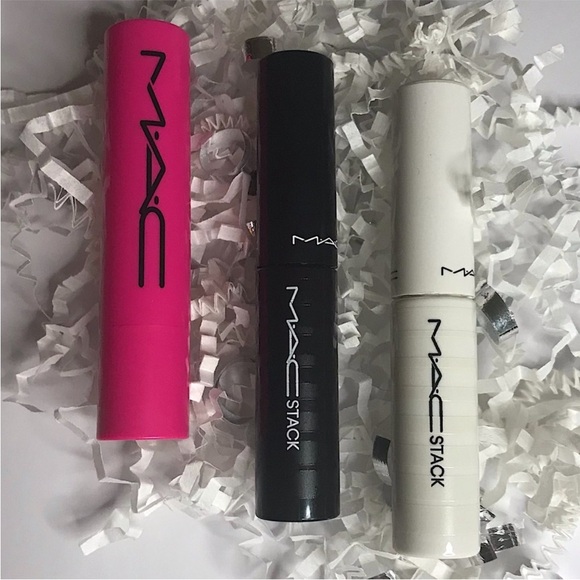 MAC Cosmetics Lashes and Lips Trio - Full Size Gloss, Mini Mascara & Mini Primer - Picture 9 of 16
